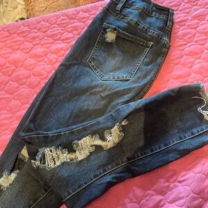 High rise ripped jeans